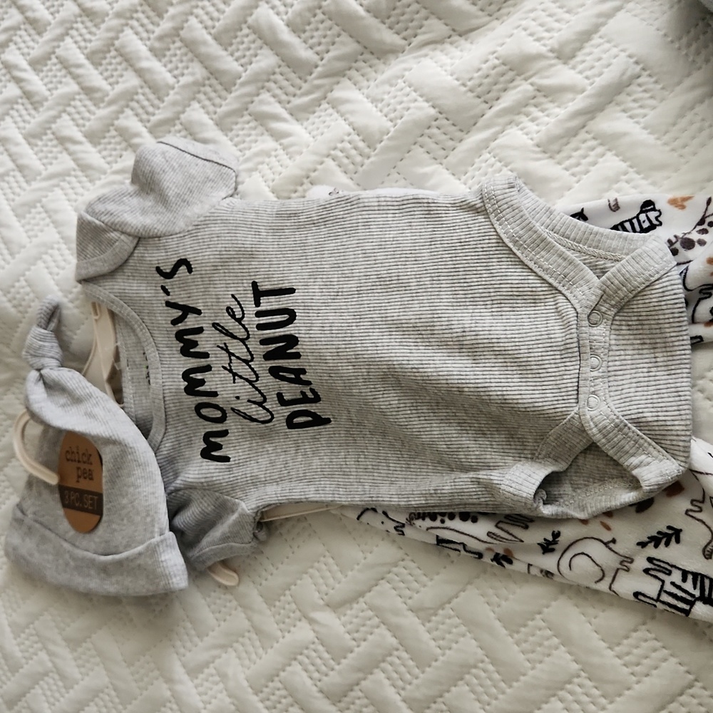 Chick Pea- Mommys Little Peanut-  3 piece set. NWT 0-3 Months